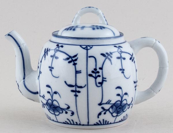 Teapot toy c1880